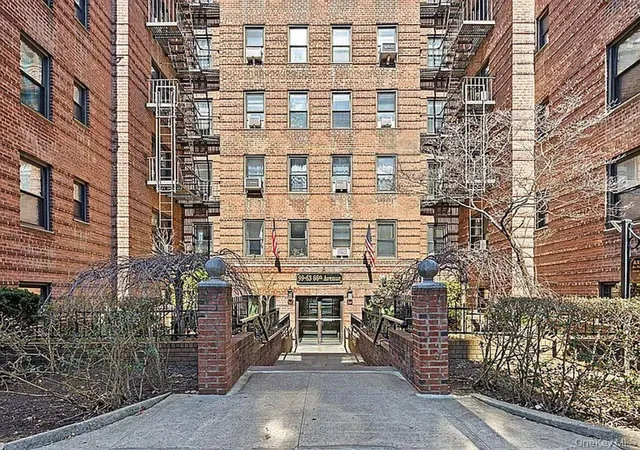 99-63-66th-ave-b18-new-york-ny-11374/hzid_e927cb30