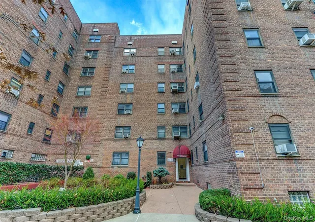 102-25-67th-rd-4c-new-york-ny-11375/hzid_0ea2e91f