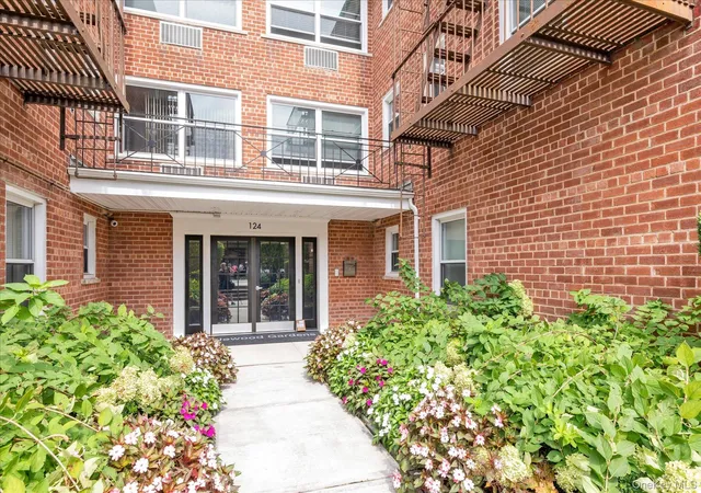 124-s-park-ave-1-p-hempstead-ny-11570/hzid_91ae6647