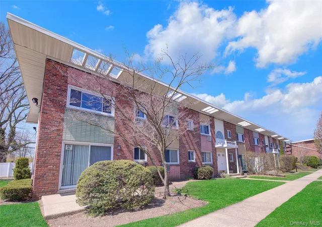 273-newbridge-rd-d2-levittown-ny-11756/hzid_a366c19b