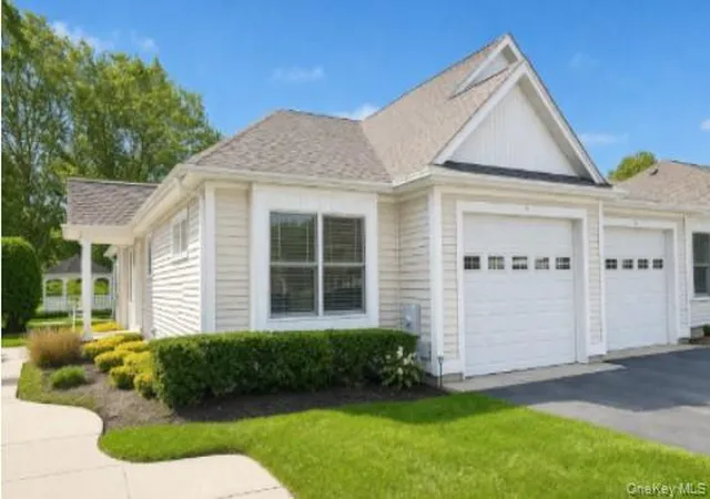 5-white-oak-ct-5-brookhaven-ny-11727/hzid_94e855b0