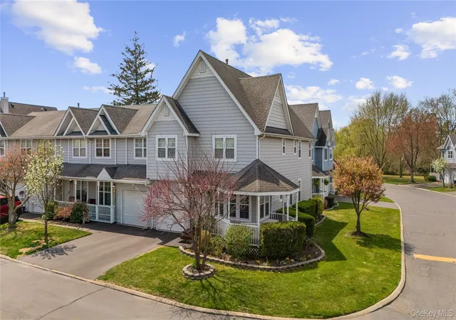 1-clubhouse-cir-central-islip-ny-11722/hzid_4faab4b9