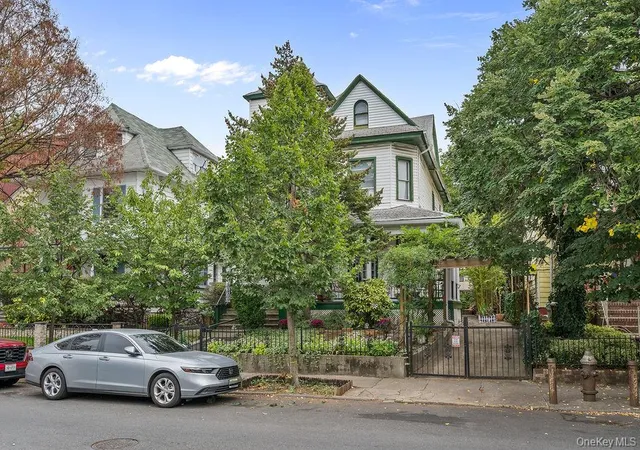 455-e-28th-street-brooklyn-ny-11226/hzid_332d0b06