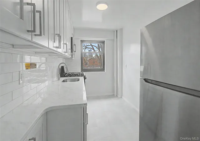 21-85-34th-ave-3b-new-york-ny-11106/hzid_957c6703