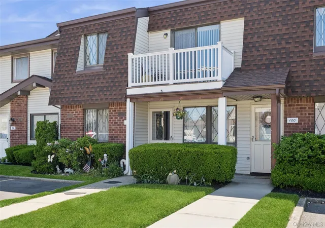 100-cambridge-dr-babylon-ny-11726/hzid_59d1de1c