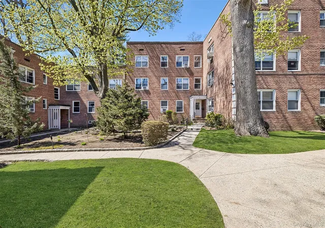 1-edwards-st-3c-north-hempstead-ny-11577/hzid_05ed4682