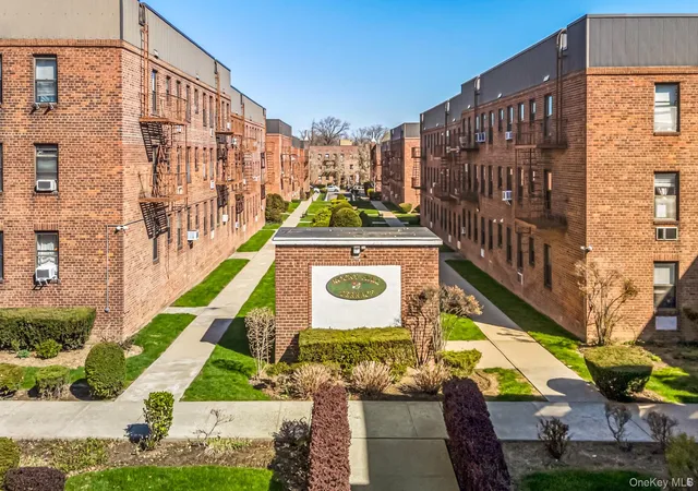 215-40-47th-ave-2a-new-york-ny-11361/hzid_98ecd121