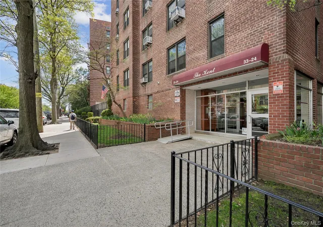 33-24-junction-blvd-6r-jackson-heights-ny-11372/hzid_cbec5ec0