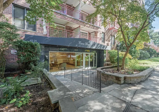 43-25-douglaston-pkwy-1h-new-york-ny-11363/hzid_97fef06b
