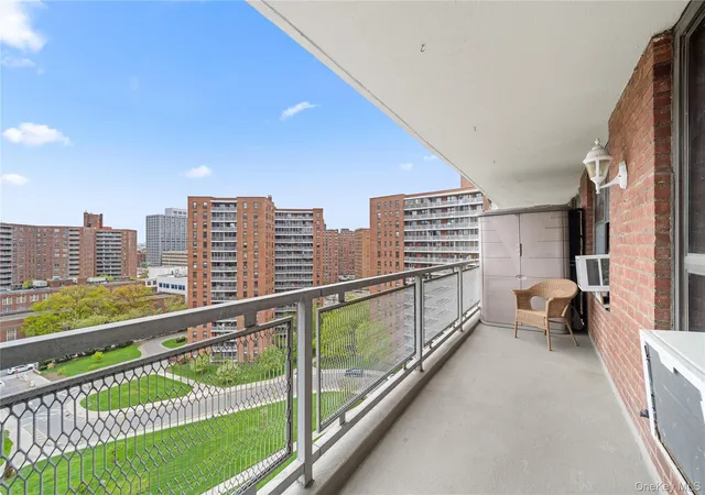 6135-98th-st-12m-new-york-ny-11374/hzid_e431d25f