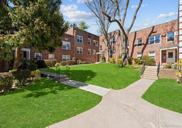 23-edwards-street-2a-north-hempstead-ny-11577/hzid_3837c03f