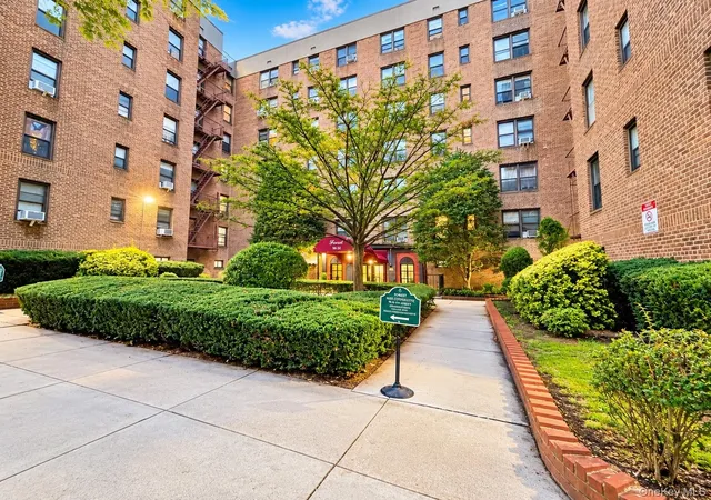 8325-98th-street-5p-new-york-ny-11421/hzid_bae5b833