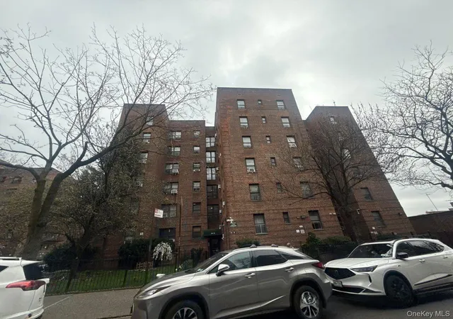 84-16-elmhurst-ave-5e-new-york-ny-11373/hzid_8eed4dad