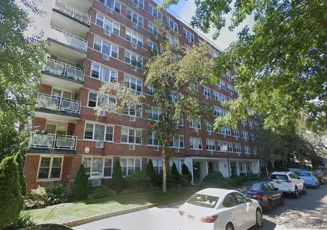 172-70-highland-ave-9f-new-york-ny-11432/hzid_d6258c74