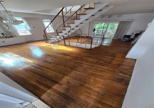 1611-plainview-ave-0-new-york-ny-11691/hzid_7710b32c