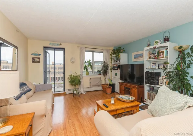 260-beach-81st-st-4a-new-york-ny-11693/hzid_397b9d14