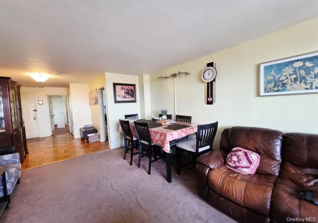 8900-170th-st-12f-new-york-ny-11432/hzid_568c33e6