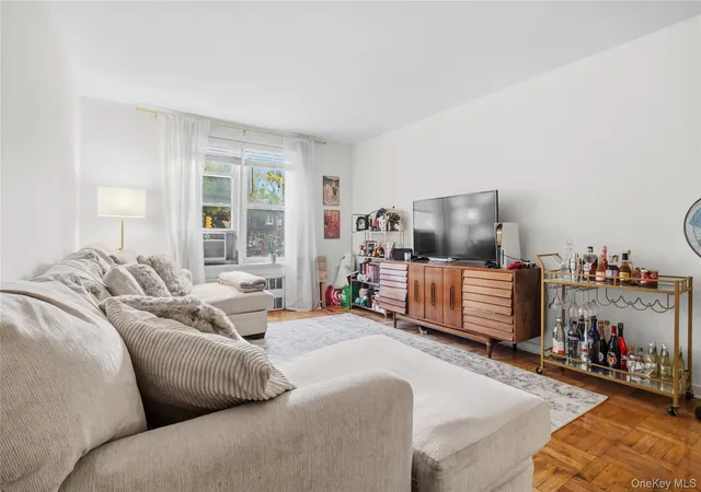 7510-yellowstone-blvd-2h-new-york-ny-11374/hzid_f6e49f2a