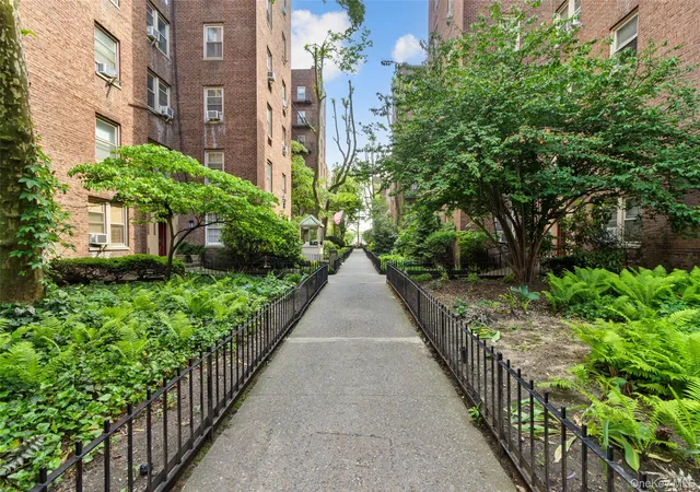 43-10-48th-avenue-6r-new-york-ny-11377/hzid_de5aa6cd