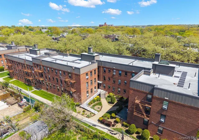 21519-48th-ave-2e-new-york-ny-11364/hzid_e9e12b2a