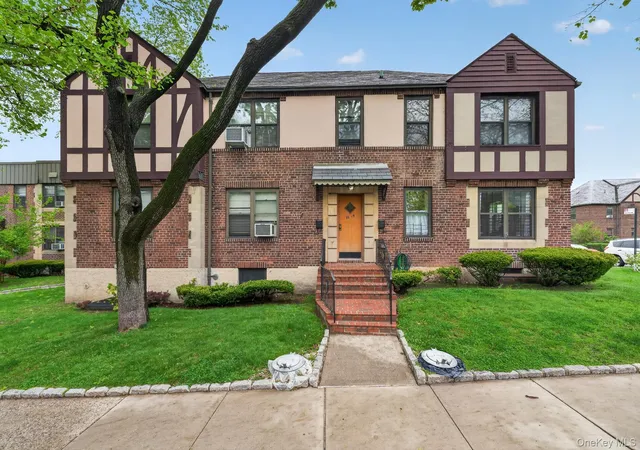 7619-ditmars-blvd-1-new-york-ny-11370/hzid_99038339
