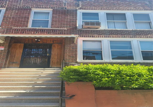 949-e-223rd-street-bronx-ny-10466/hzid_d73f88b4