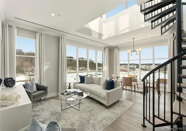 100-garvies-point-rd-1348-glen-cove-ny-11542/hzid_25bebd73