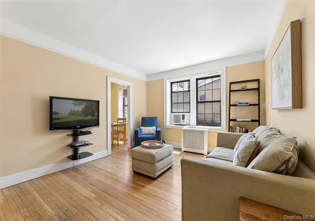 6812-burns-st-a3-new-york-ny-11375/hzid_85cb45db