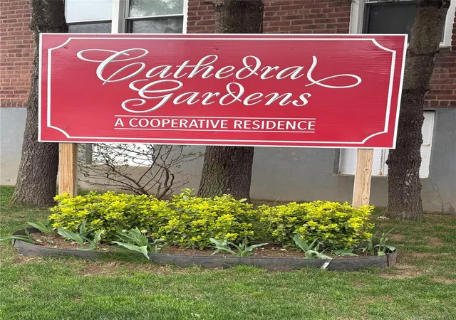 34-cathedral-ave-6a-hempstead-ny-11550/hzid_8d9fe7dc