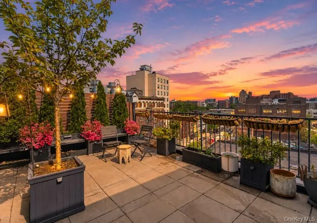 225-e-138th-st-ph2-new-york-ny-10451/hzid_6e03a7b4