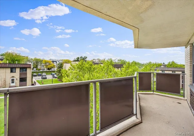 17-85-215th-street-3e-bayside-ny-11360/hzid_8cefe576