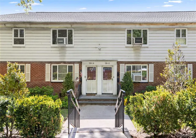 228-14-stronghurst-ave-queens-village-ny-11427/hzid_0e3b9a03