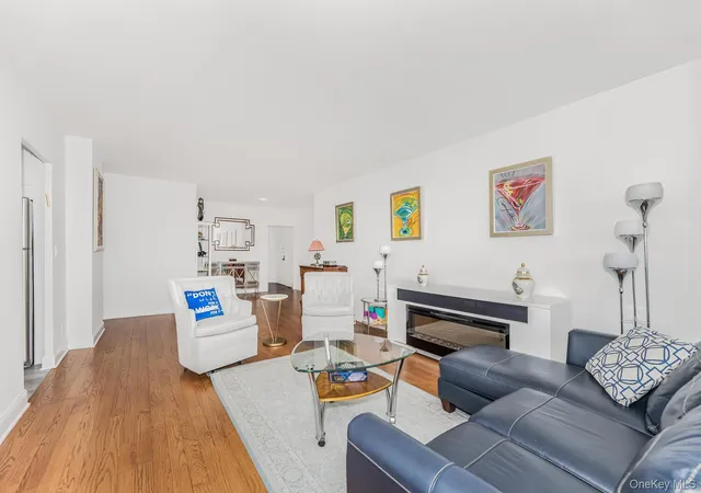 3777-independence-ave-14m-new-york-ny-10463/hzid_8a0cd938