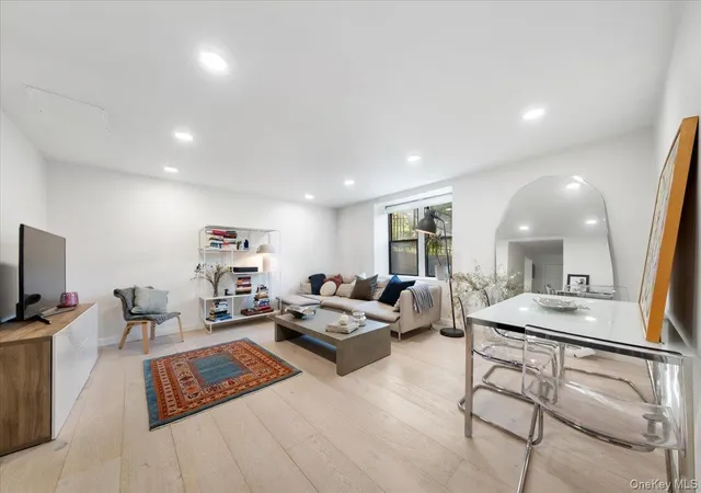 30-windsor-ter-aa1-white-plains-ny-10601/hzid_f08769f4