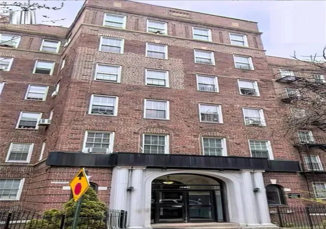 8811-elmhurst-ave-b12-new-york-ny-11373/hzid_d1070a3c