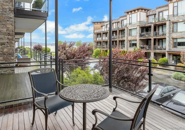 18-rivers-edge-dr-211-tarrytown-ny-10591/hzid_d6d210eb