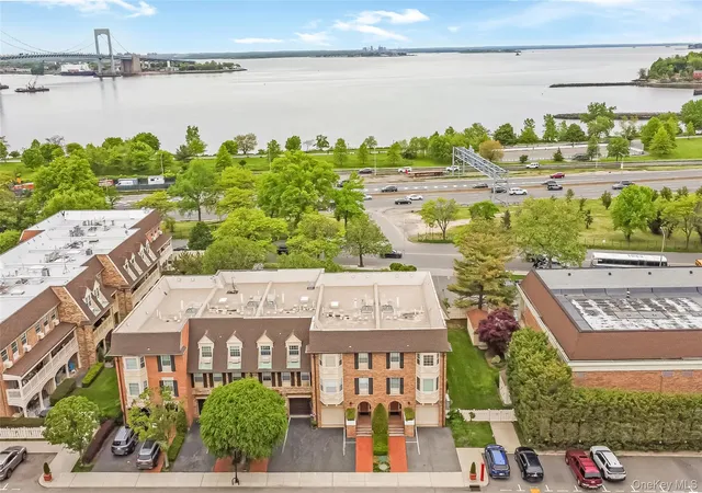 20725-darren-dr-1804-bayside-ny-11360/hzid_85ea7c7a