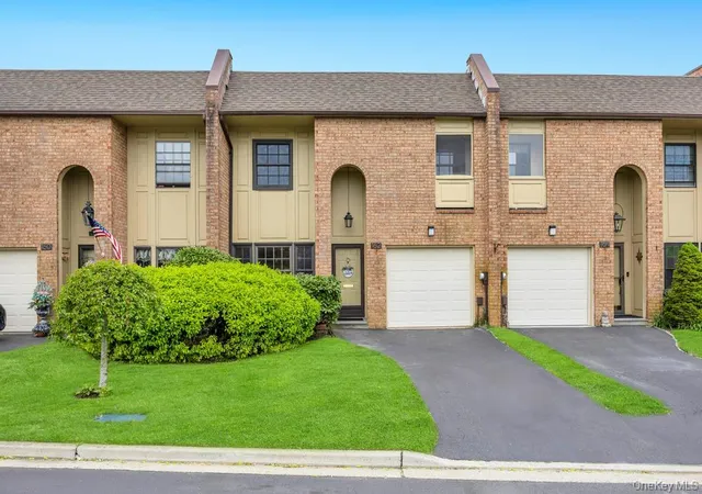 162-southgate-cir-massapequa-park-ny-11762/hzid_ab8fd50d