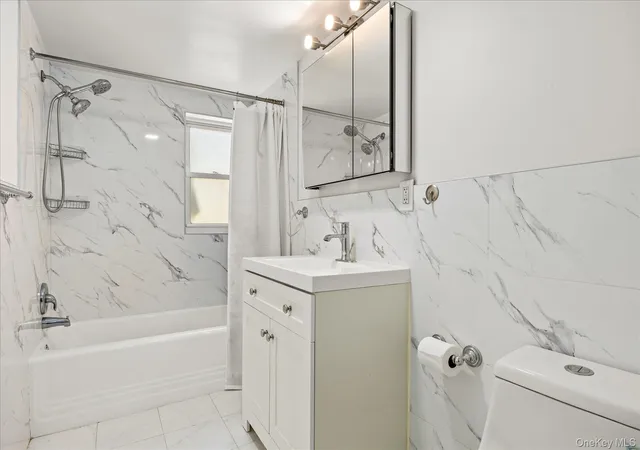 2067-32nd-street-new-york-ny-11105/hzid_cee98f3c