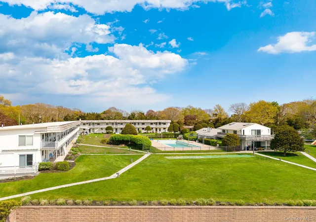 50-rampasture-rd-6-southampton-ny-11946/hzid_e76c2f1b