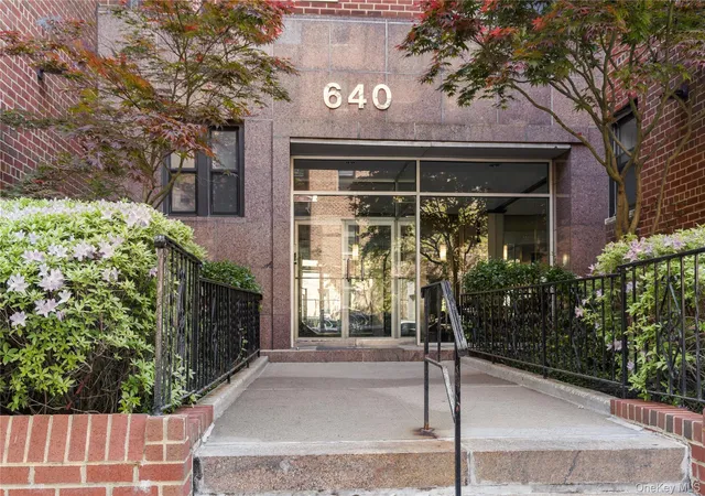 640-w-239th-st-2f-new-york-ny-10463/hzid_592729b7