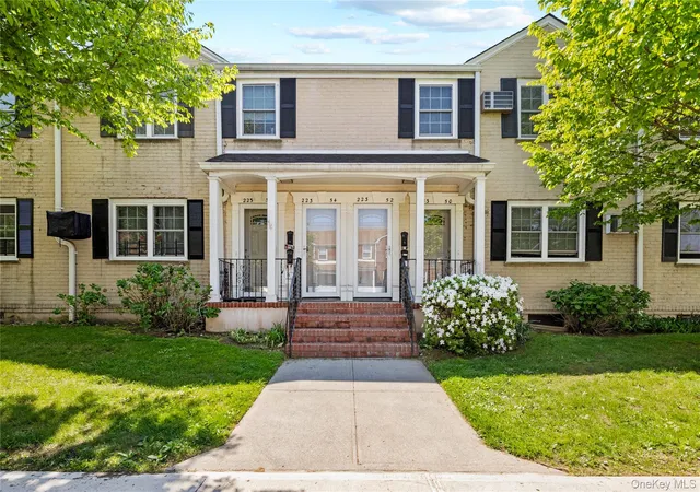 223-52-65th-avenue-52b-oakland-gardens-ny-11364/hzid_181f5ae3