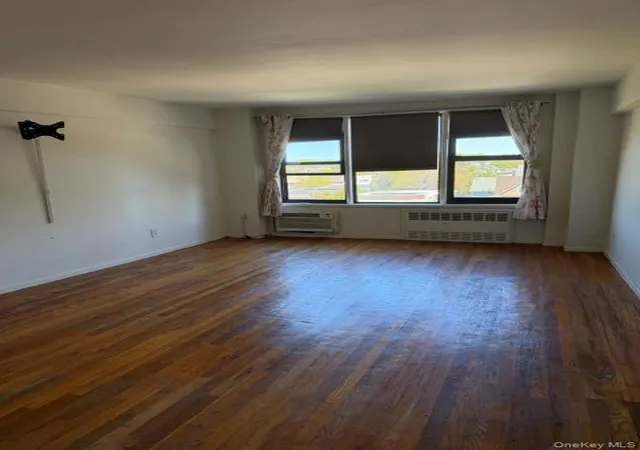 144-63-35th-ave-6f-new-york-ny-11354/hzid_6c19c828