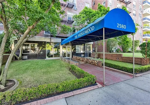 2580-ocean-pkwy-2k-brooklyn-ny-11235/hzid_5178bb68