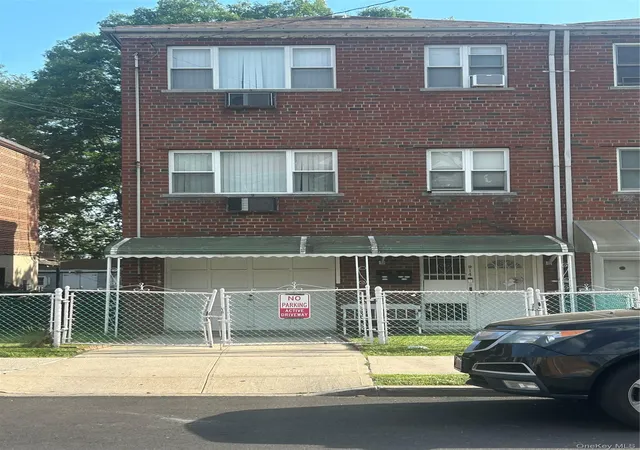 914-e-211th-street-new-york-ny-10469/hzid_4aa9c906