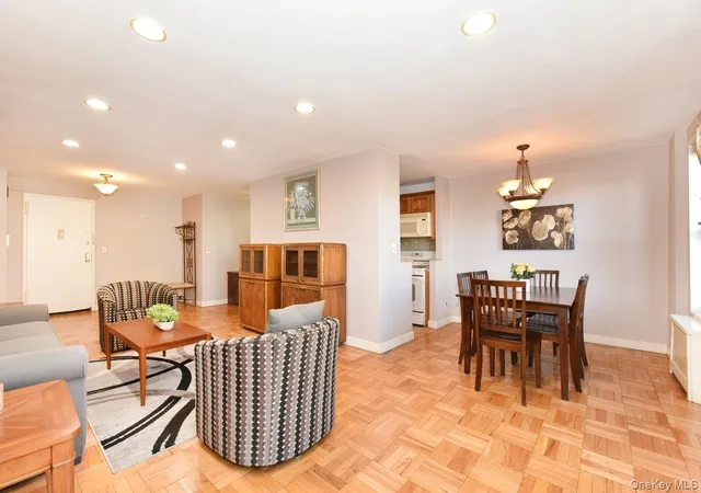4-birchwood-ct-1n-hempstead-ny-11501/hzid_00f0ffe1