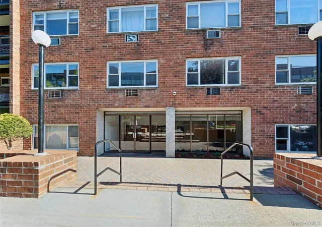 101-lincoln-ave-4h-north-hempstead-ny-11501/hzid_3be4ec5a