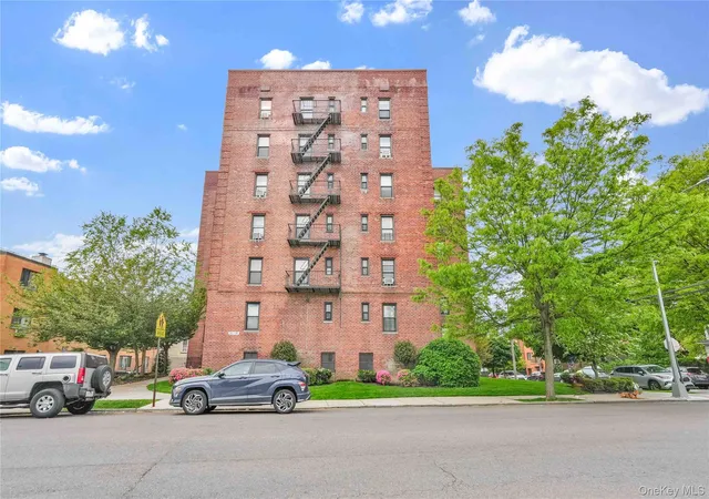 170-06-crocheron-ave-2e-flushing-ny-11358/hzid_8134bb61