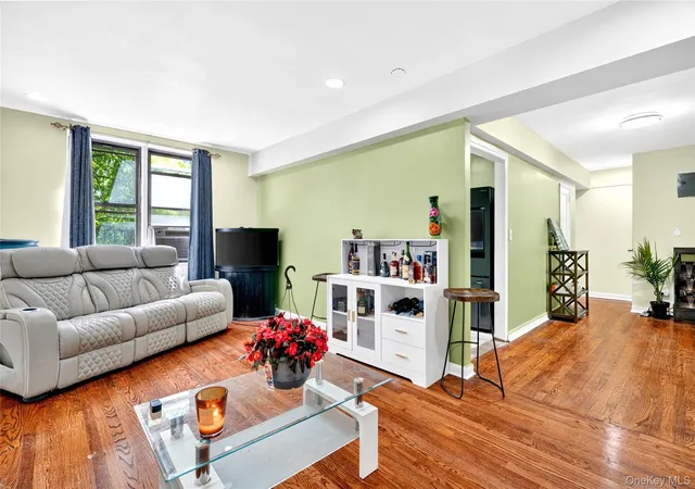 3535-kings-college-pl-3g-new-york-ny-10467/hzid_47b4a2f6