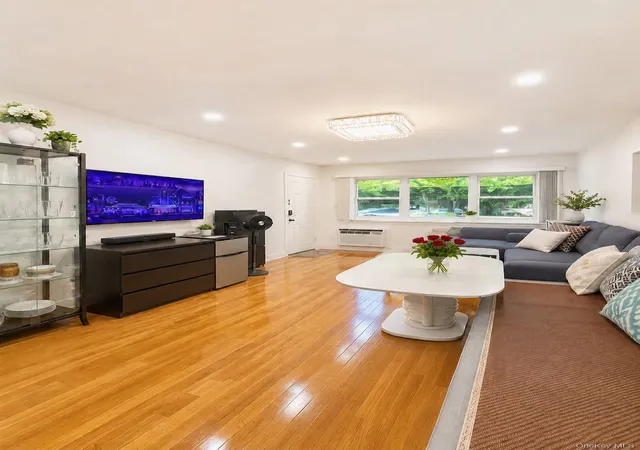 7012-kissena-blvd-102a-new-york-ny-11367/hzid_ab652843